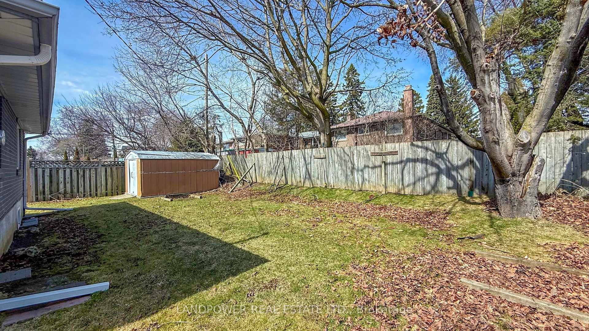 Photo 40 of 825 Naroch Boulevard, Pickering, Bay Ridges — HOMEH