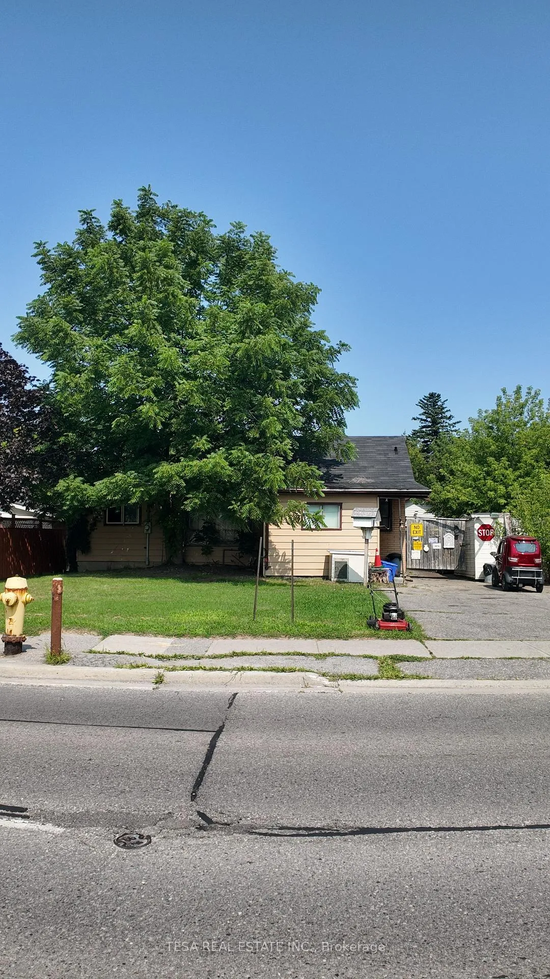 Photo 2 of 49 Park Road S, Oshawa, Vanier — HOMEH