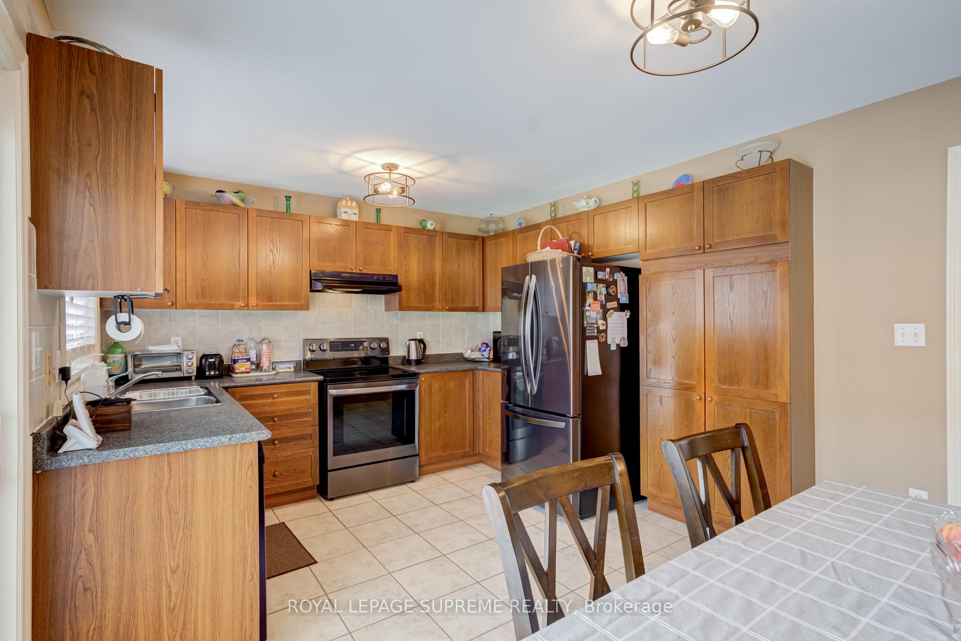 Photo 14 of 433 Trudeau Drive, Milton, Clarke — HOMEH