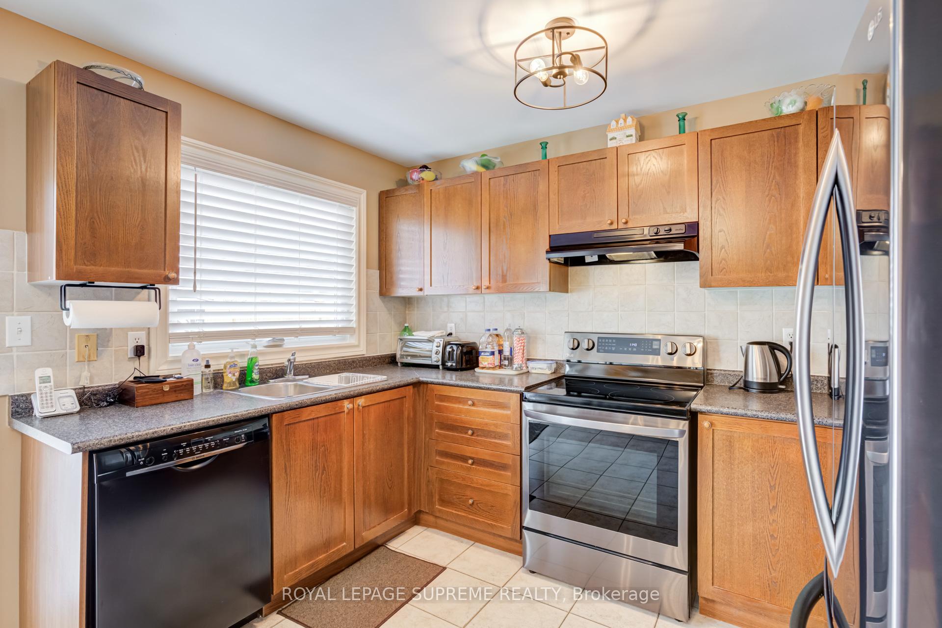 Photo 15 of 433 Trudeau Drive, Milton, Clarke — HOMEH