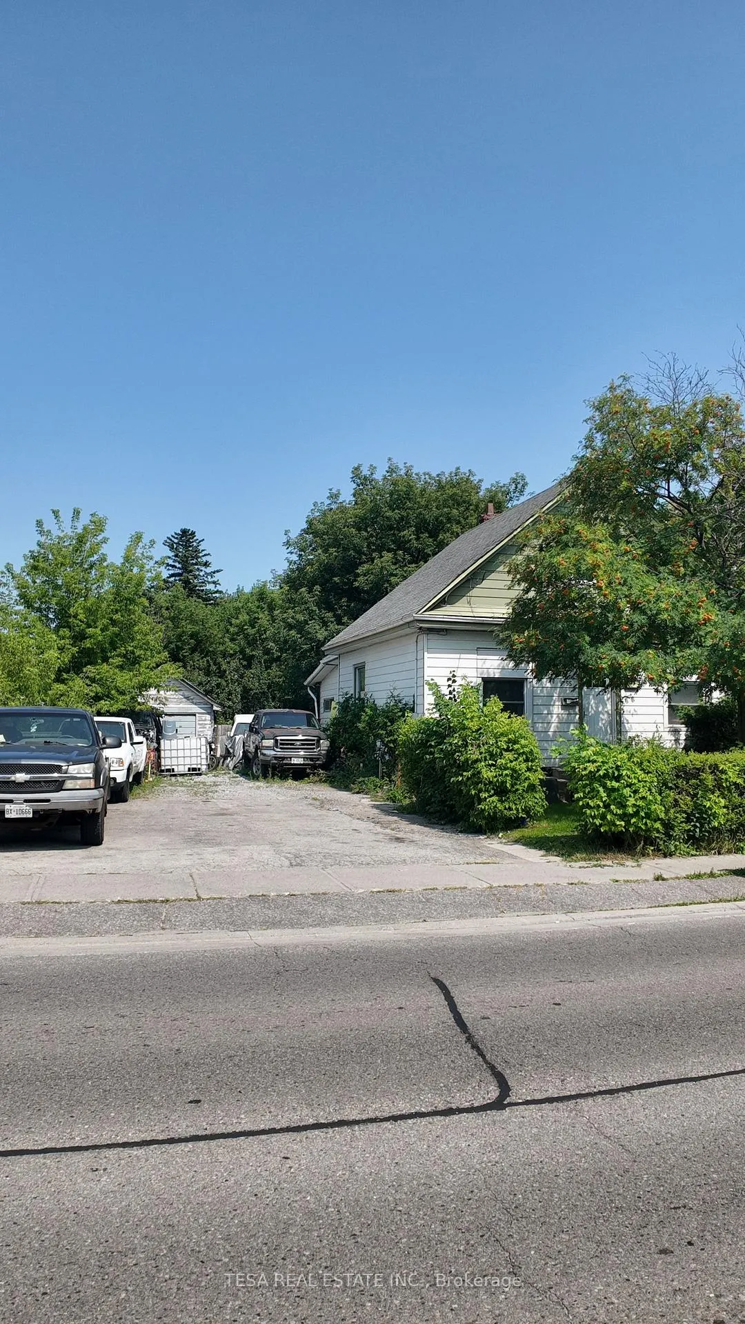 Photo 2 of 55 Park Road S, Oshawa, Vanier — HOMEH