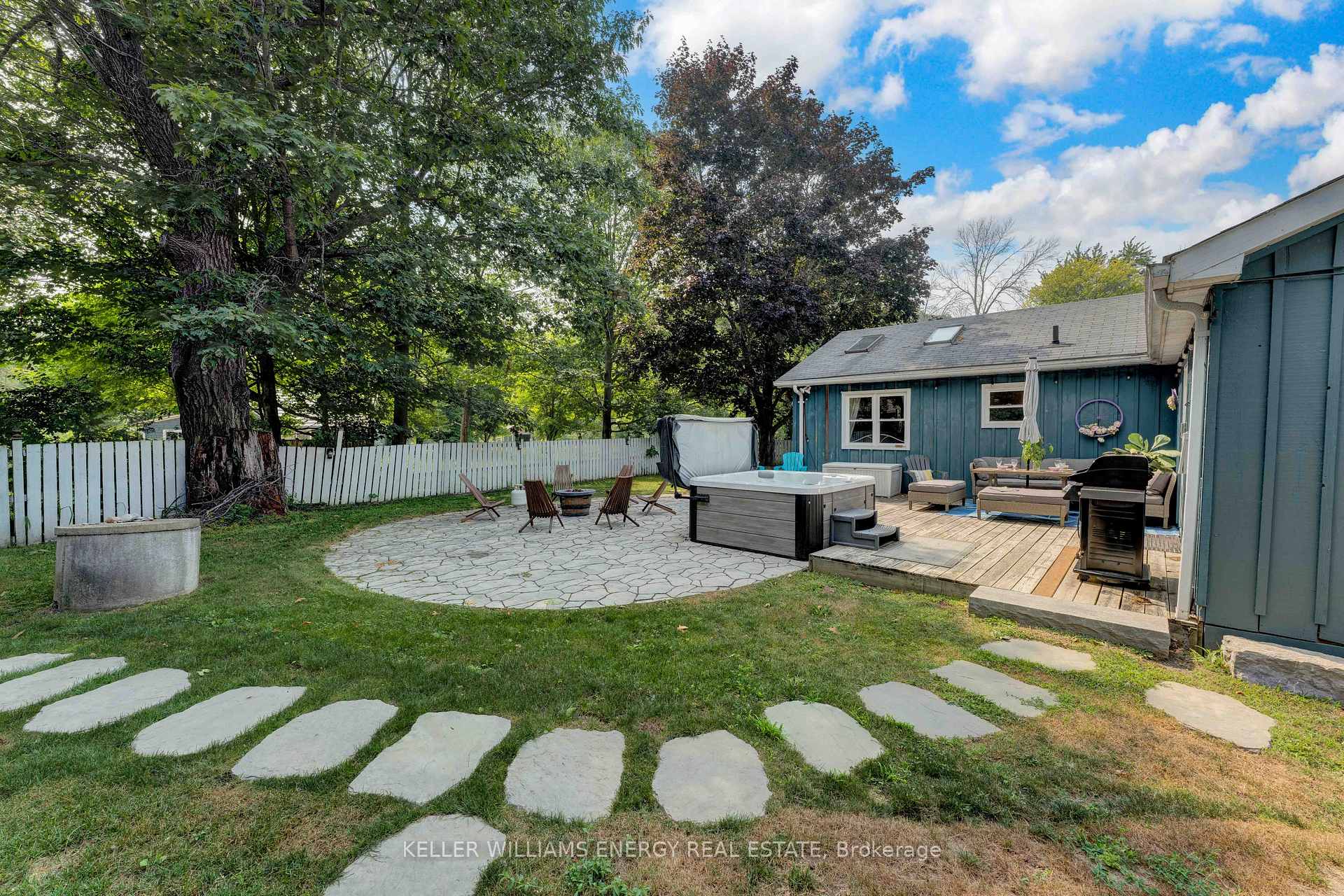 Photo 24 of 18 Lodge Road, Quinte West, Murray Ward — HOMEH