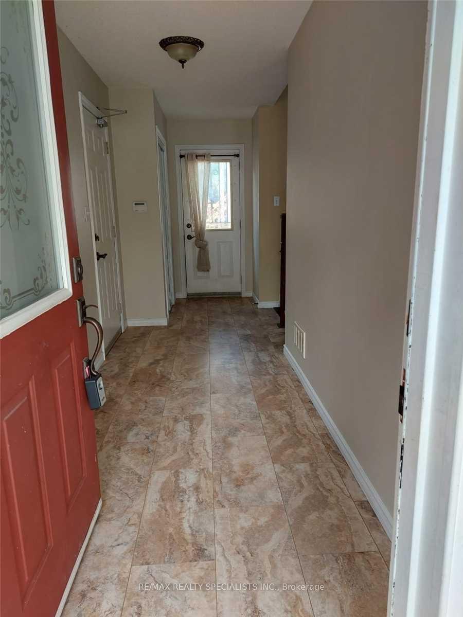 Photo 2 of 28 Briardale Boulevard, Quinte West, Trenton Ward — HOMEH