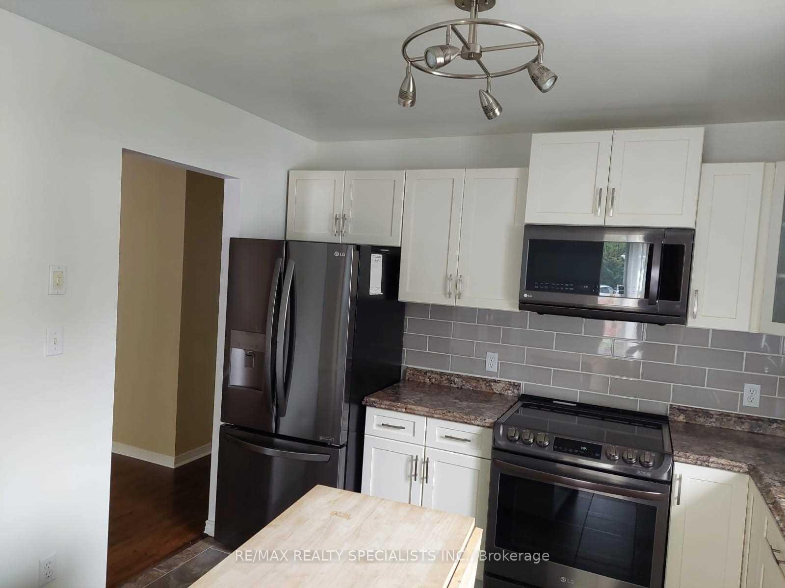 Photo 7 of 28 Briardale Boulevard, Quinte West, Trenton Ward — HOMEH