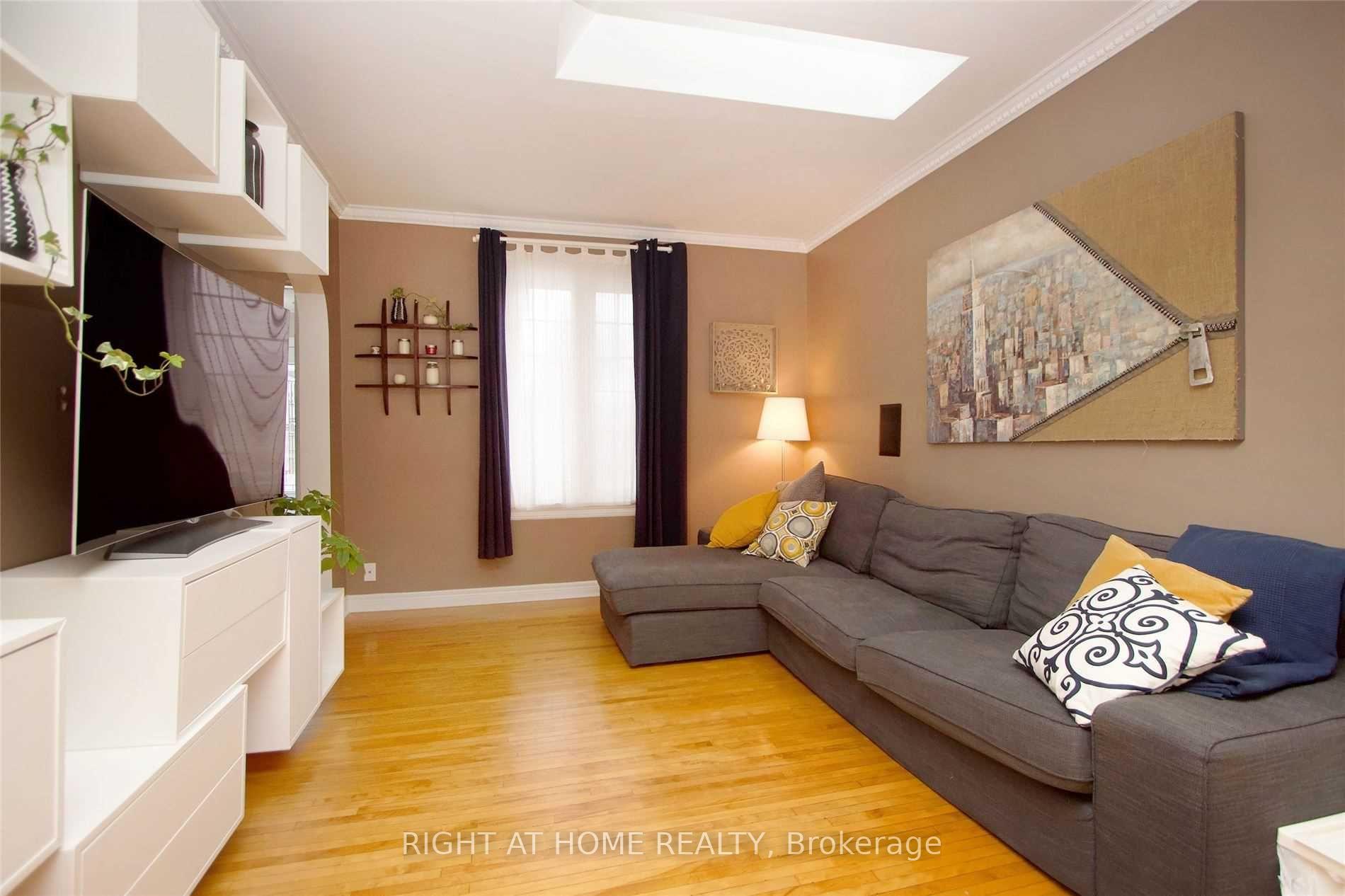 Photo 12 of 44 Gladstone Avenue, Oshawa, McLaughlin — HOMEH