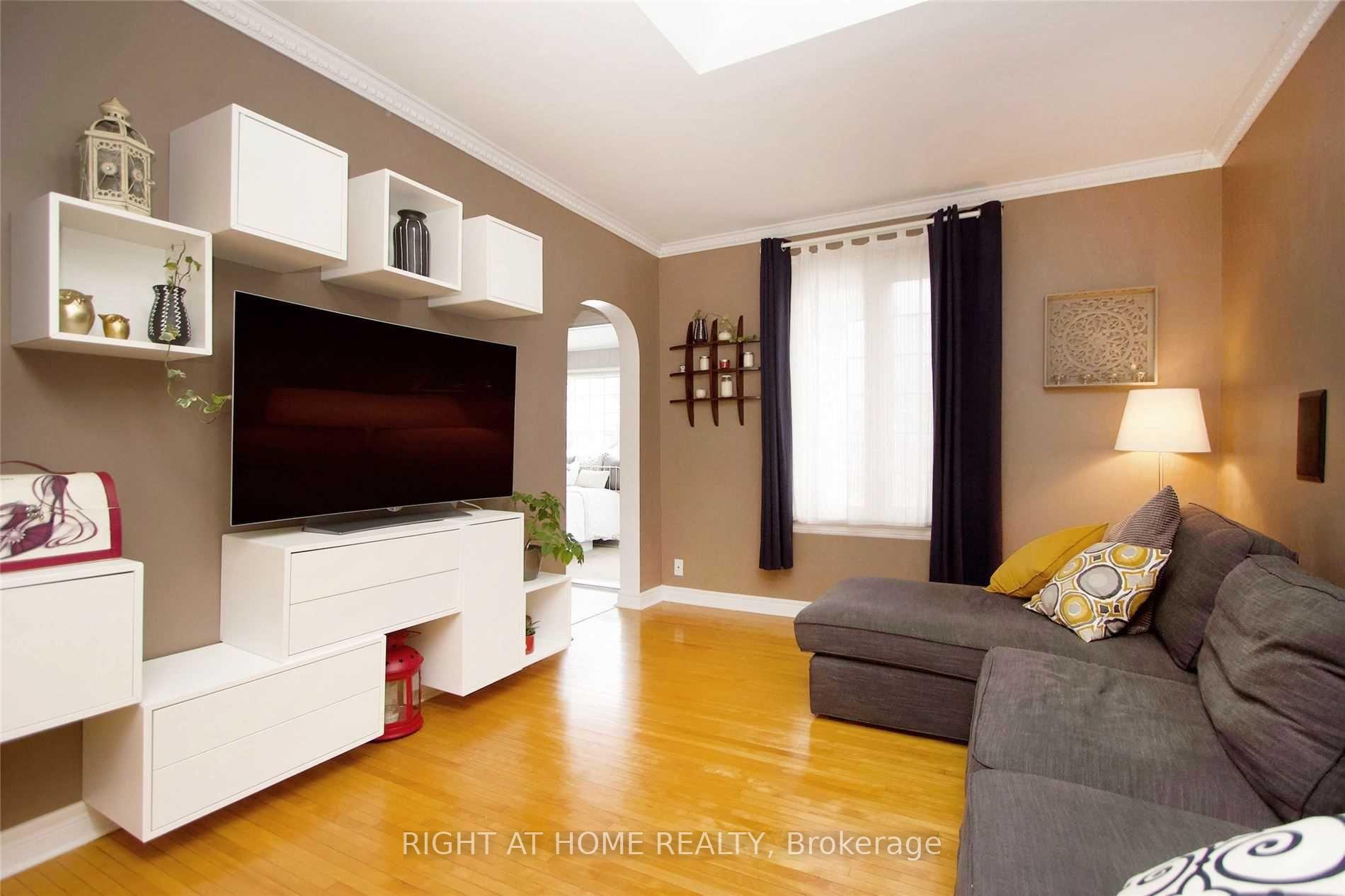 Photo 13 of 44 Gladstone Avenue, Oshawa, McLaughlin — HOMEH