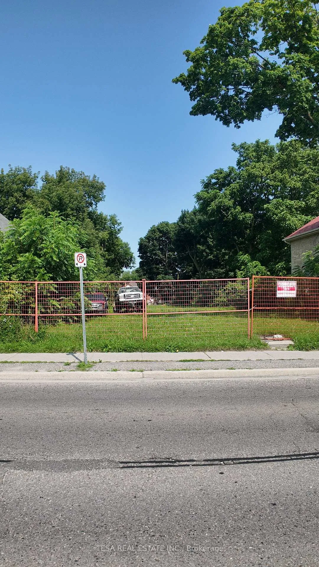 Photo 2 of 59 Park Road S, Oshawa, Vanier — HOMEH