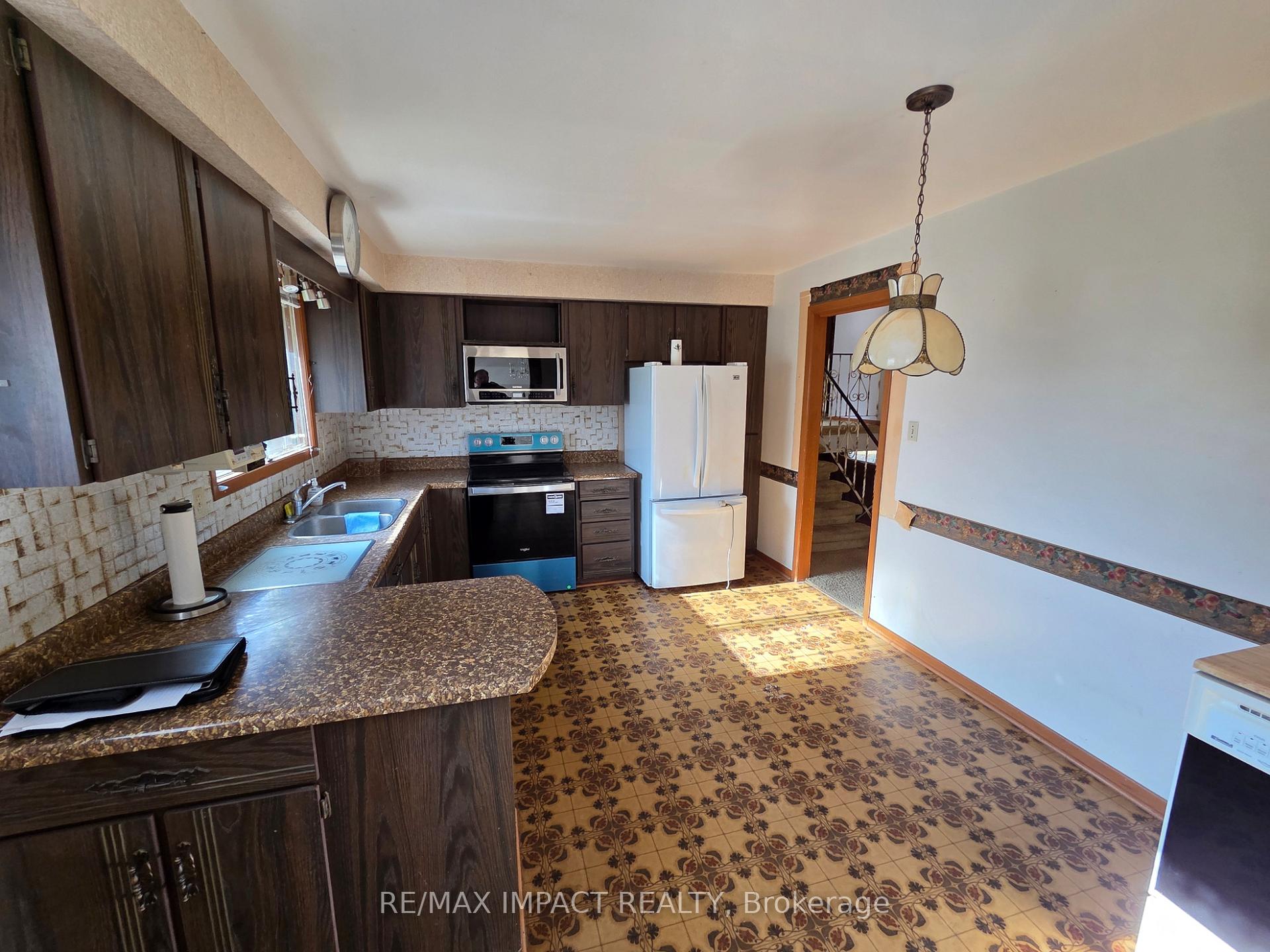Photo 9 of 147 Burns Avenue, Quinte West, Sidney Ward — HOMEH
