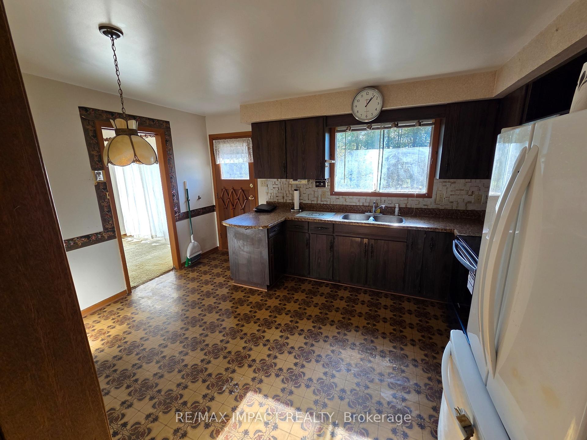 Photo 10 of 147 Burns Avenue, Quinte West, Sidney Ward — HOMEH