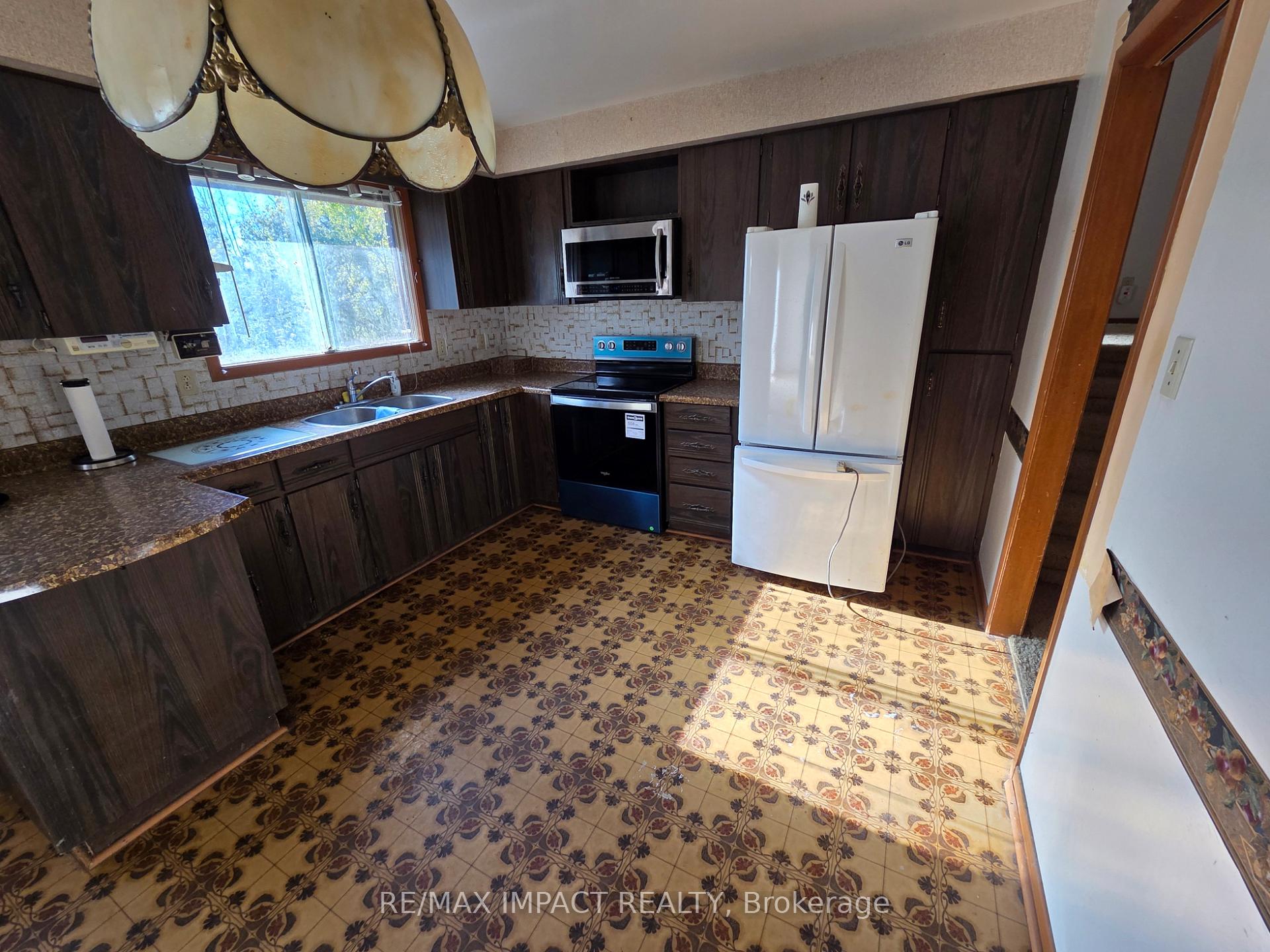 Photo 11 of 147 Burns Avenue, Quinte West, Sidney Ward — HOMEH