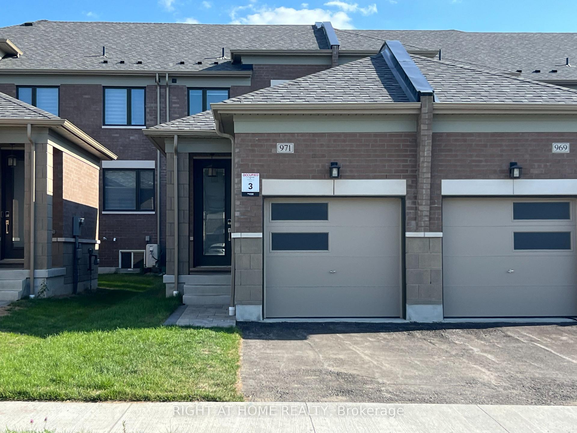 Photo 1 of 971 Crowsnest Hollow, Pickering, Rural Pickering — HOMEH