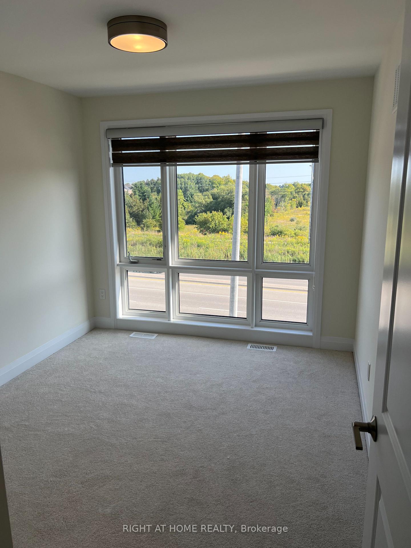 Photo 20 of 971 Crowsnest Hollow, Pickering, Rural Pickering — HOMEH