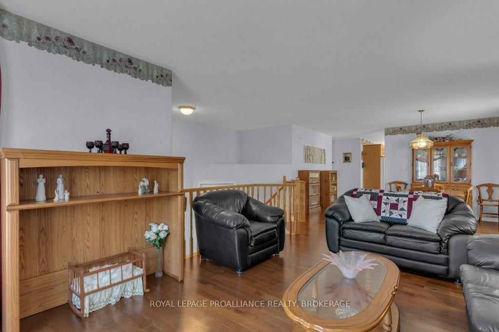 Photo 7 of 545 Magnolia Drive, Kingston, Kingston East (Incl Barret Crt) — HOMEH