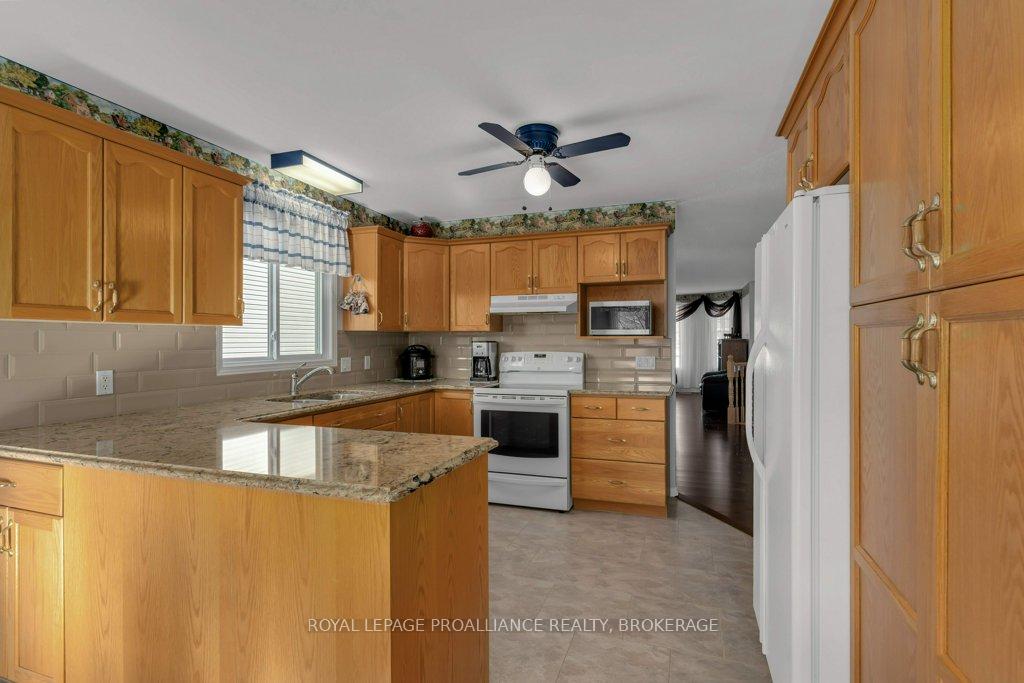 Photo 10 of 545 Magnolia Drive, Kingston, Kingston East (Incl Barret Crt) — HOMEH