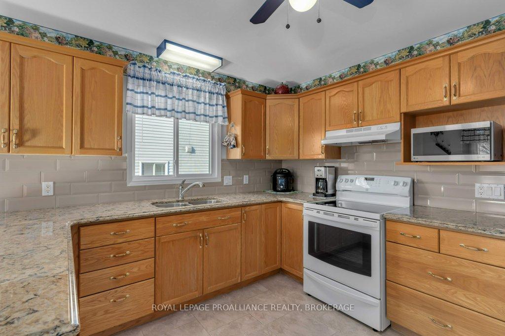 Photo 13 of 545 Magnolia Drive, Kingston, Kingston East (Incl Barret Crt) — HOMEH