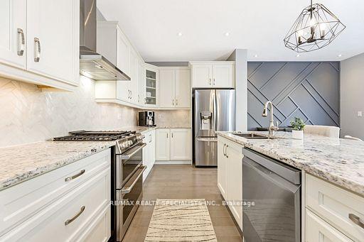 Photo 7 of 882 Magnolia Terrace, Milton, Cobban — HOMEH