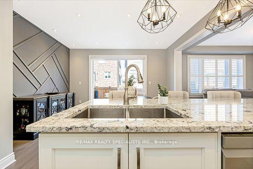 Photo 8 of 882 Magnolia Terrace, Milton, Cobban — HOMEH