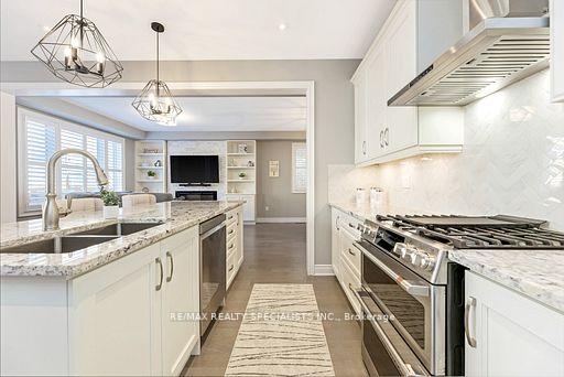 Photo 9 of 882 Magnolia Terrace, Milton, Cobban — HOMEH