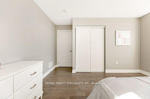 Photo 26 of 882 Magnolia Terrace, Milton, Cobban — HOMEH