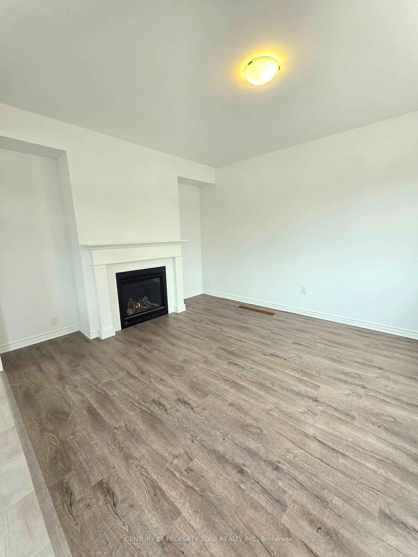 Photo 8 of 1207 Fourth Line, Milton, Bowes — HOMEH