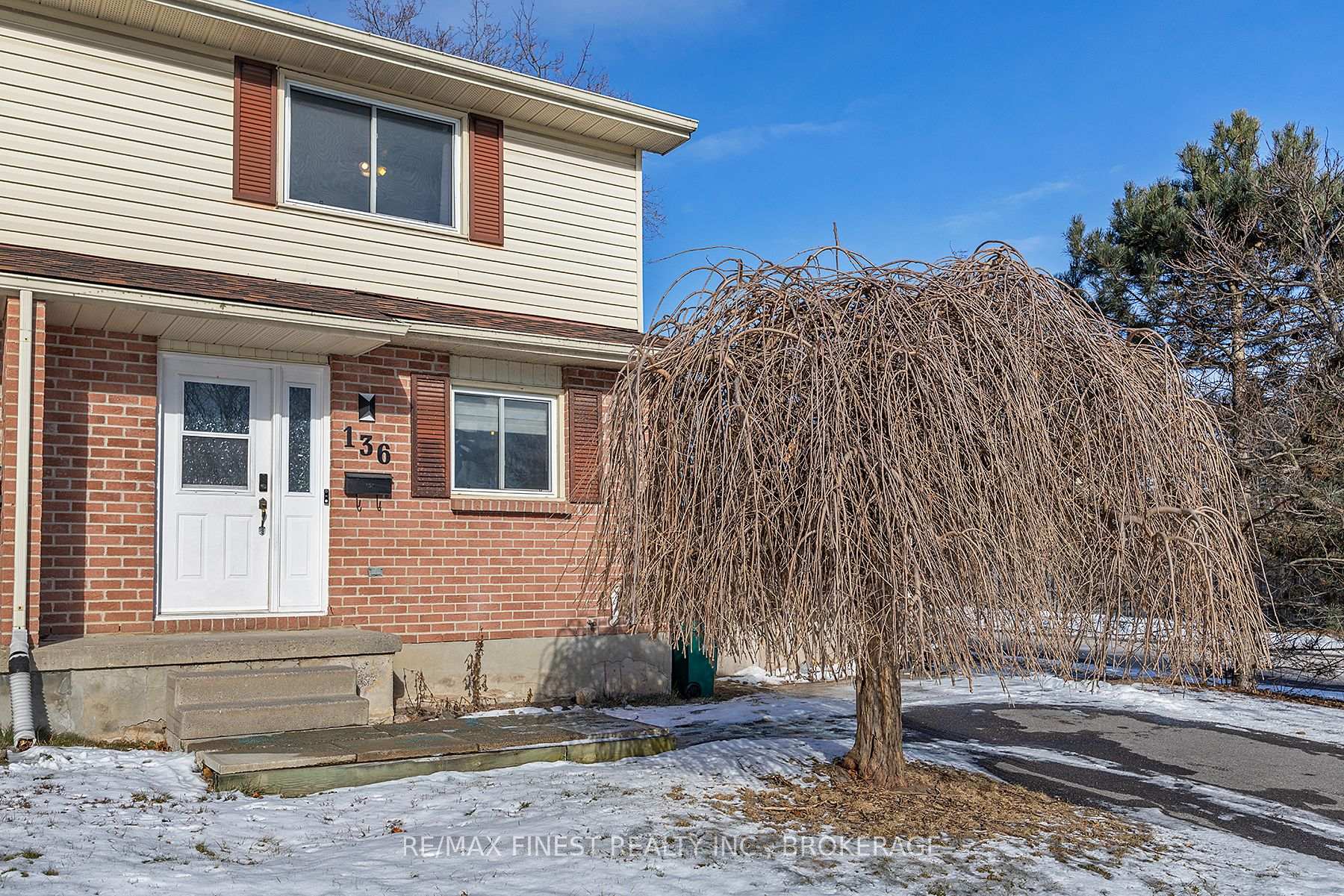 Photo 4 of 136 Jean Worrell Crescent, Kingston, Rideau — HOMEH