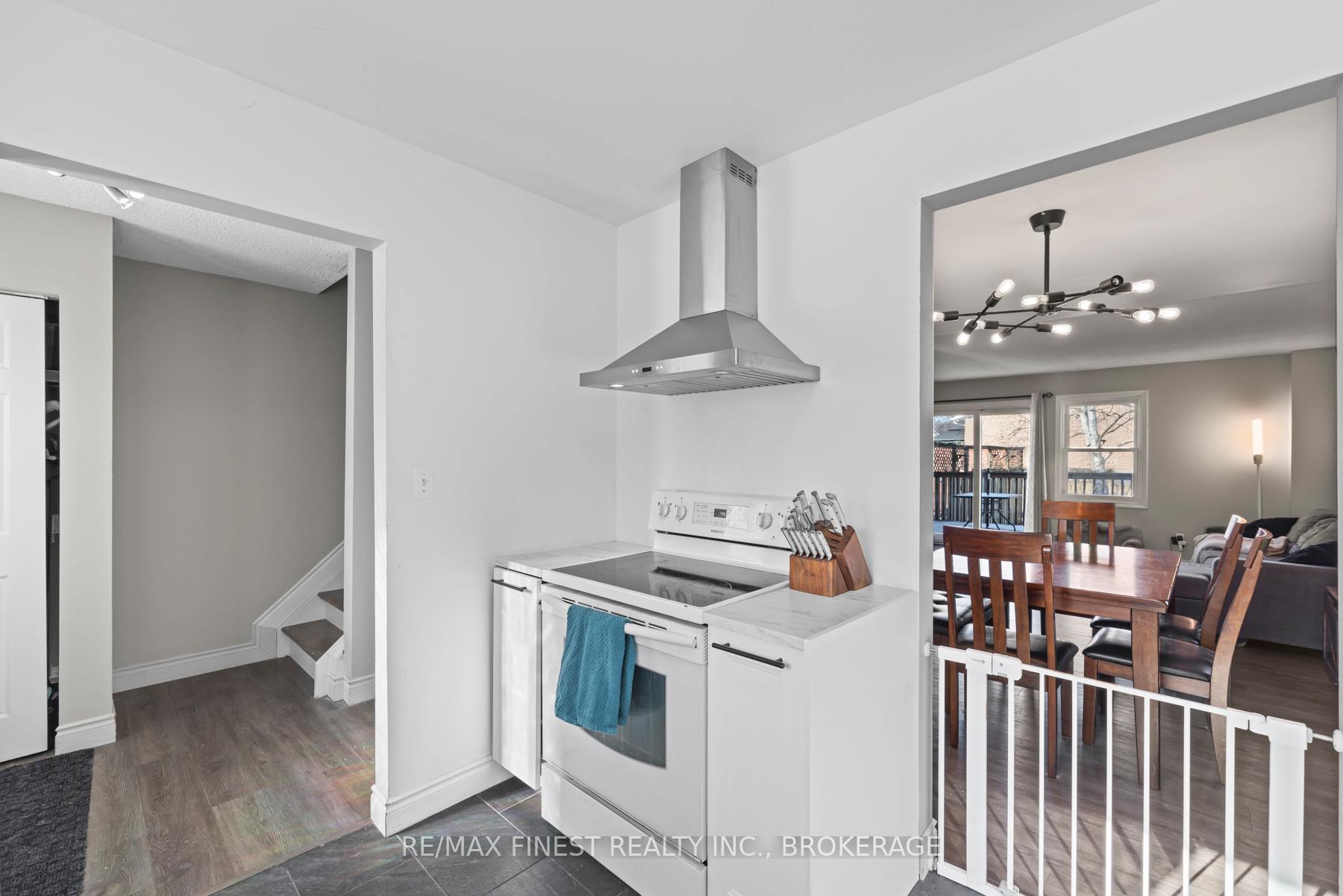 Photo 10 of 136 Jean Worrell Crescent, Kingston, Rideau — HOMEH