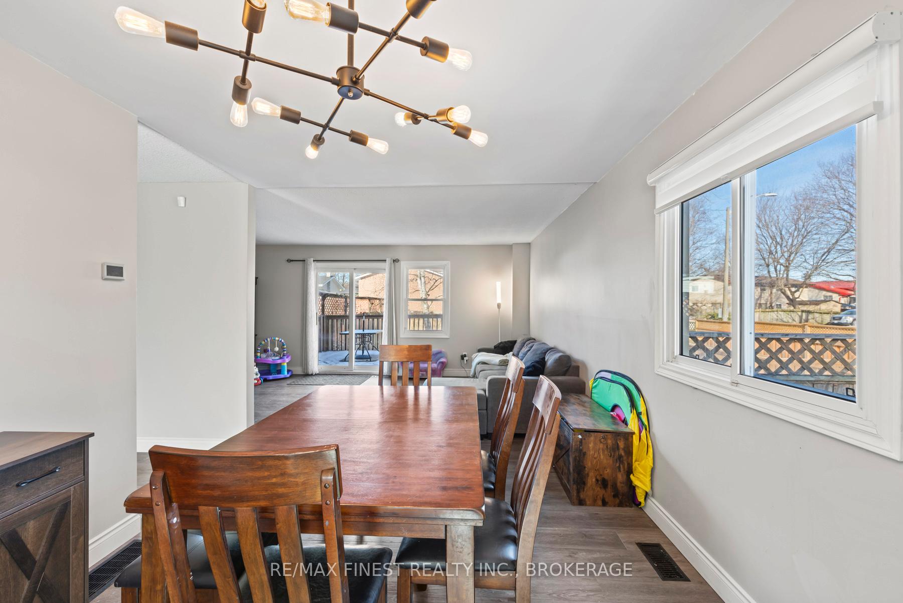 Photo 11 of 136 Jean Worrell Crescent, Kingston, Rideau — HOMEH