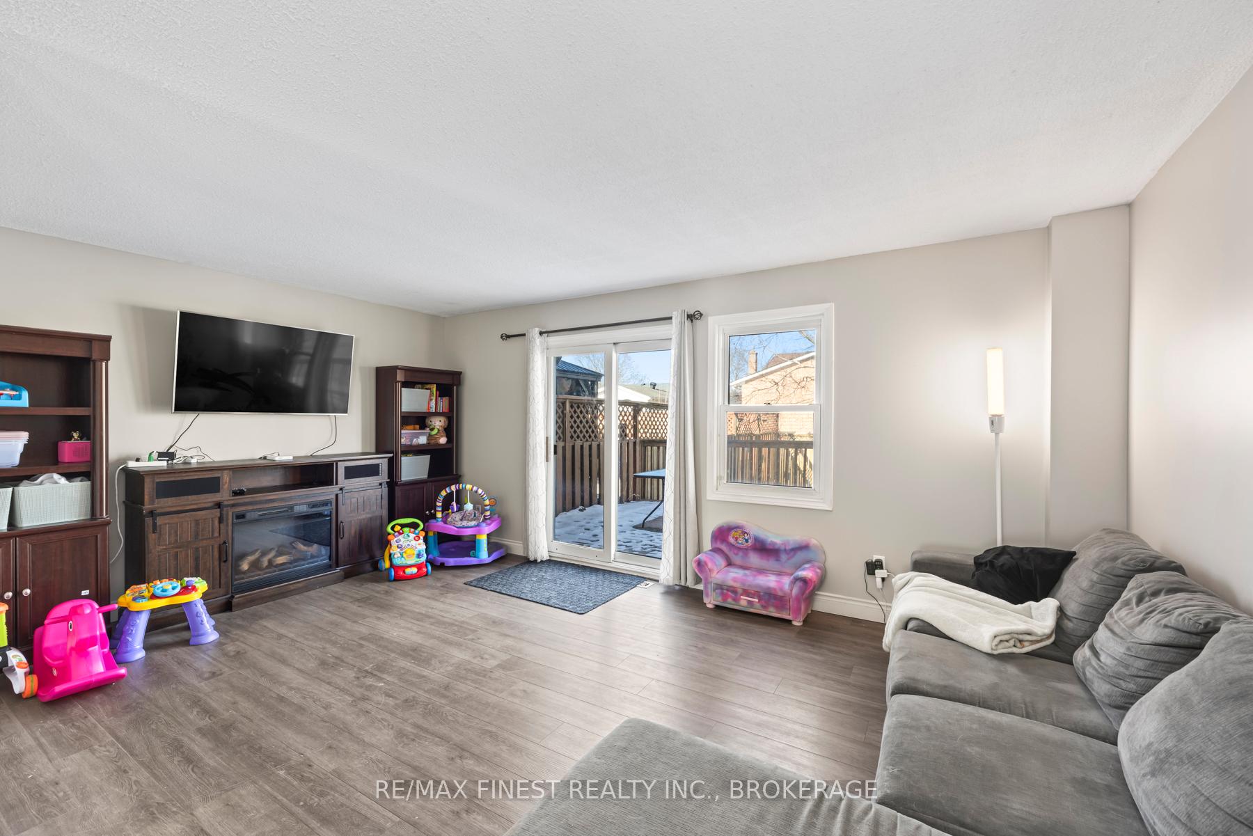 Photo 14 of 136 Jean Worrell Crescent, Kingston, Rideau — HOMEH