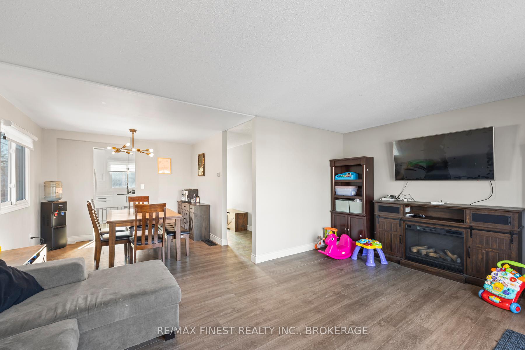Photo 15 of 136 Jean Worrell Crescent, Kingston, Rideau — HOMEH