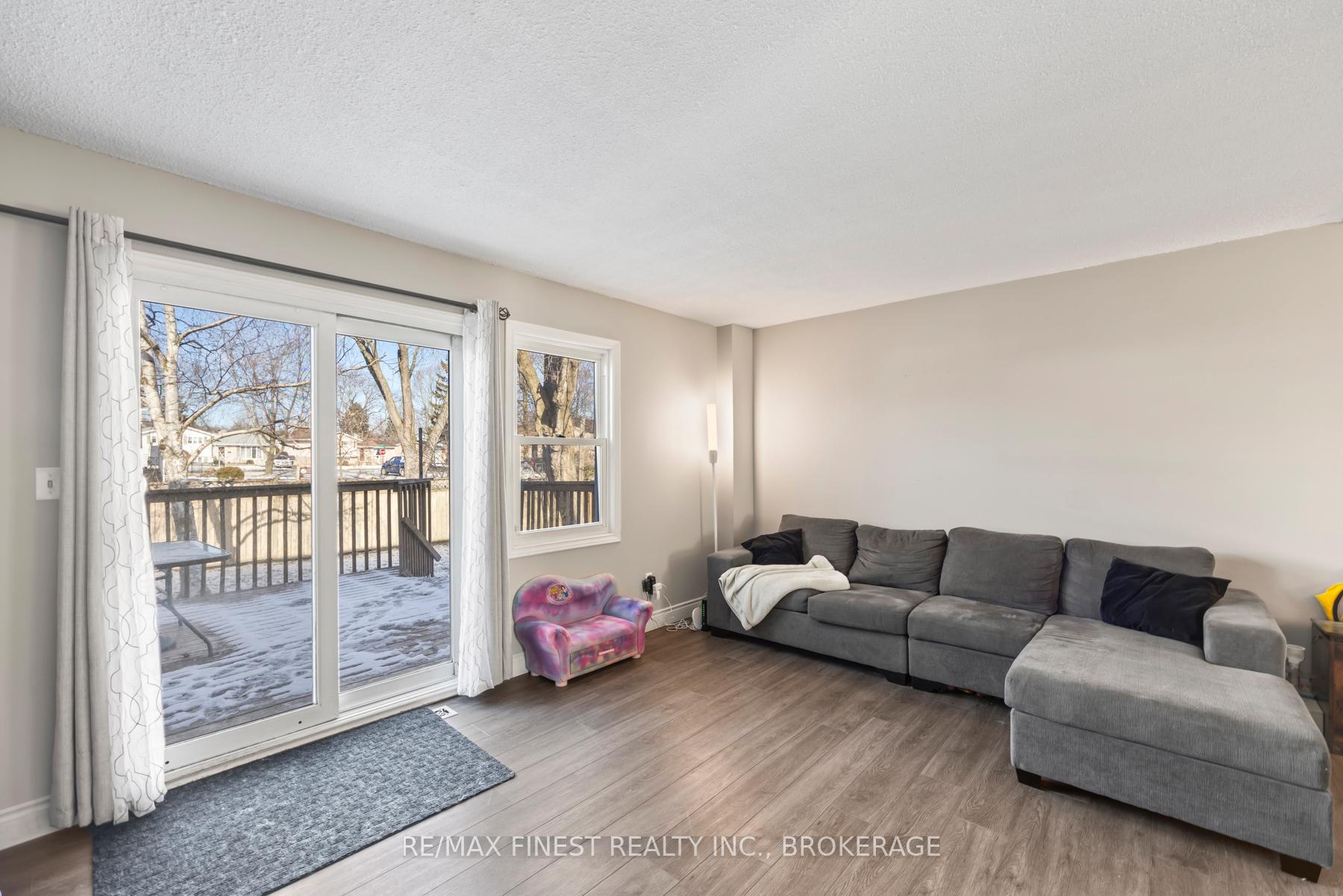 Photo 16 of 136 Jean Worrell Crescent, Kingston, Rideau — HOMEH