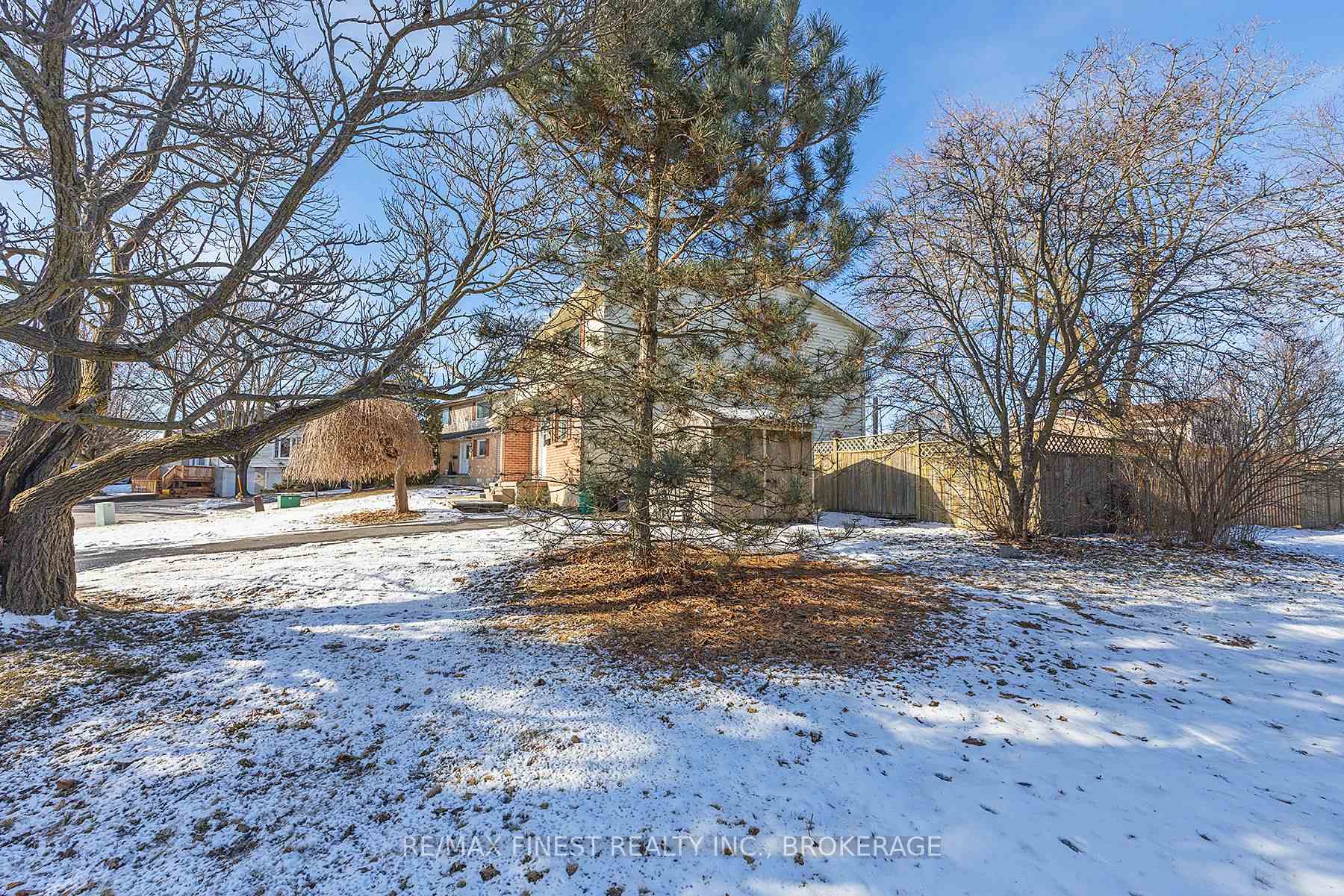 Photo 33 of 136 Jean Worrell Crescent, Kingston, Rideau — HOMEH