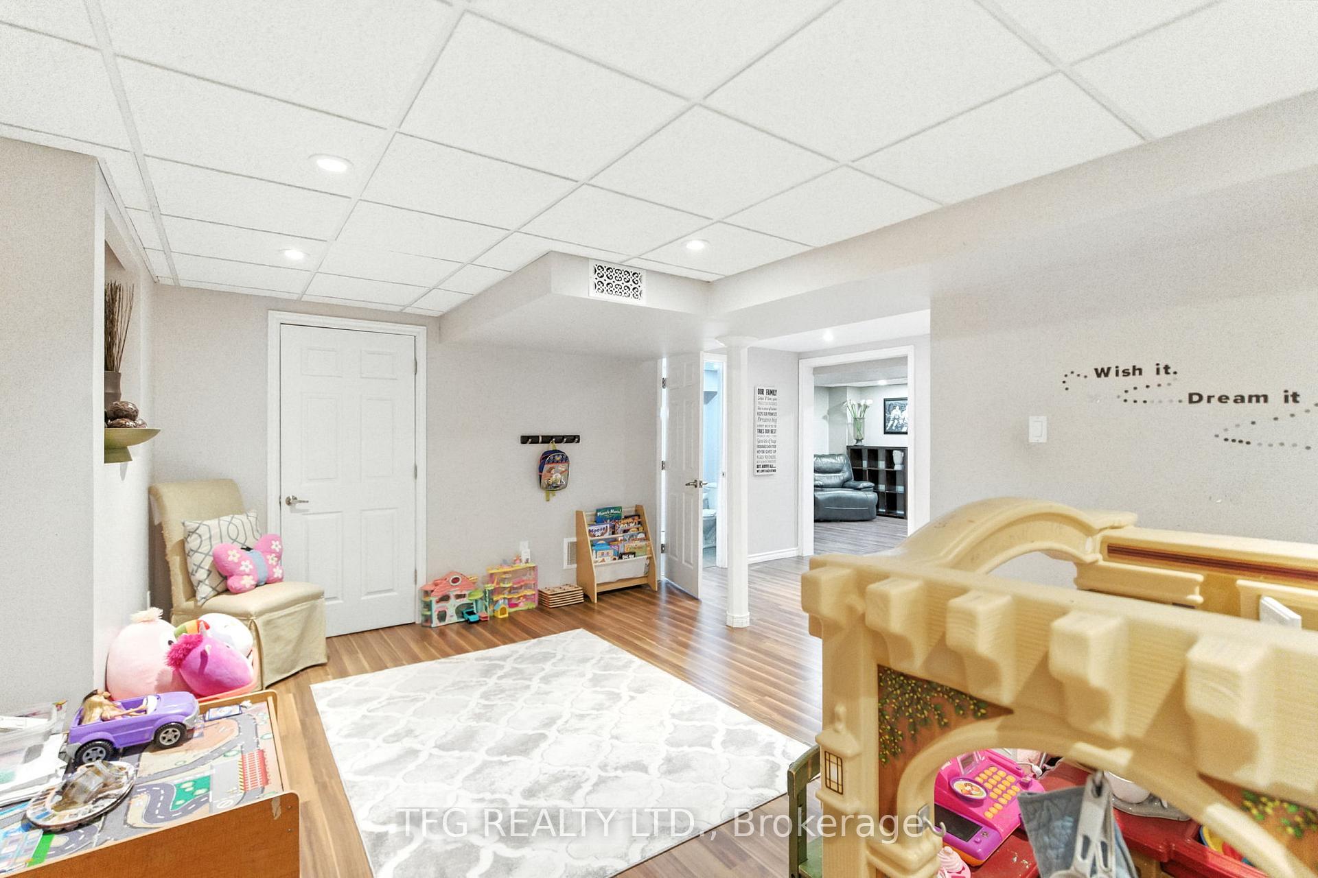 Photo 32 of 1588 Spencely Drive, Oshawa, Taunton — HOMEH