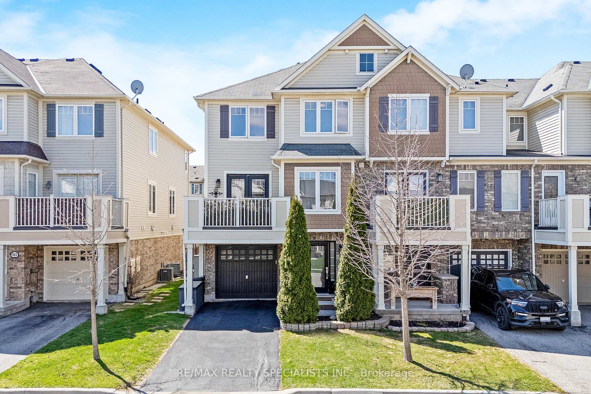 Front of 880 Fowles Court