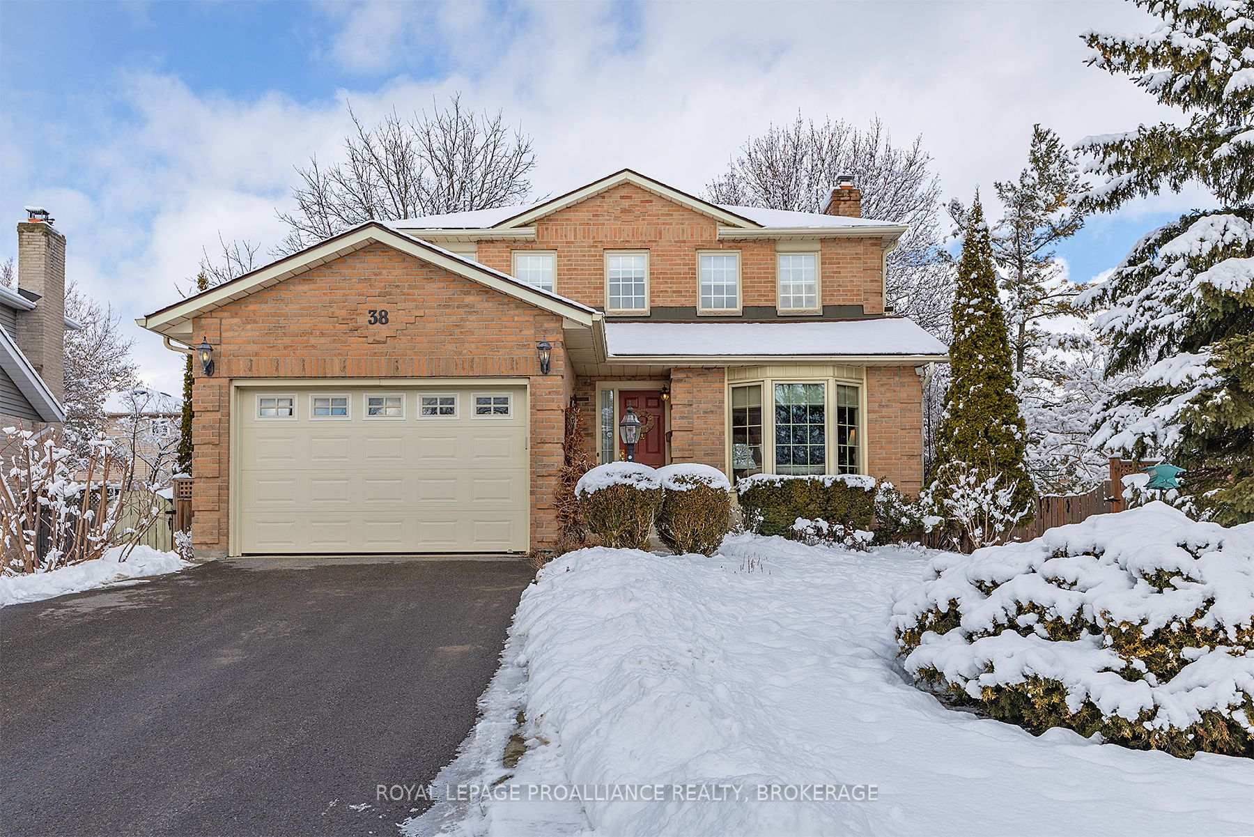 Photo 2 of 38 Chartwell Crescent, Kingston, Kingston East (Incl Barret Crt) — HOMEH
