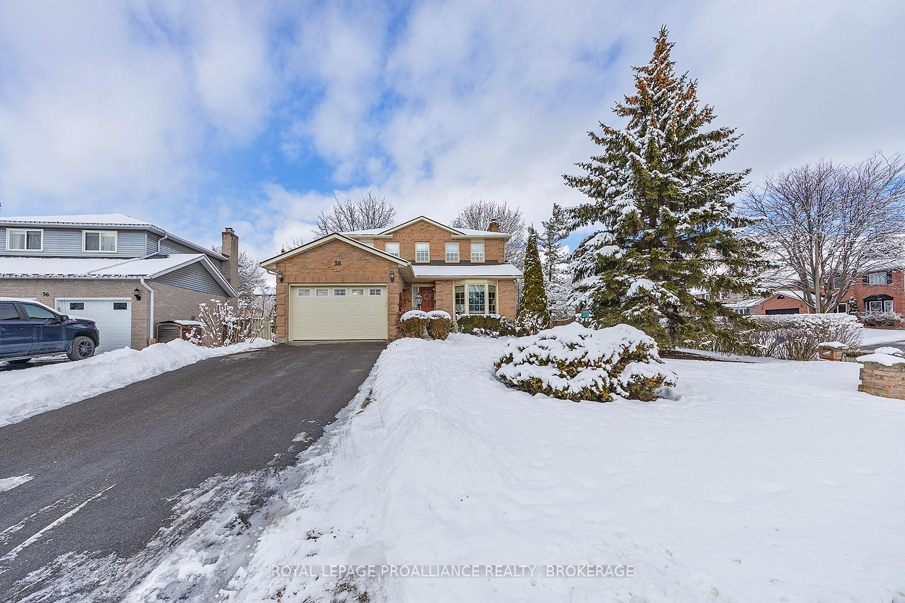 Photo 3 of 38 Chartwell Crescent, Kingston, Kingston East (Incl Barret Crt) — HOMEH