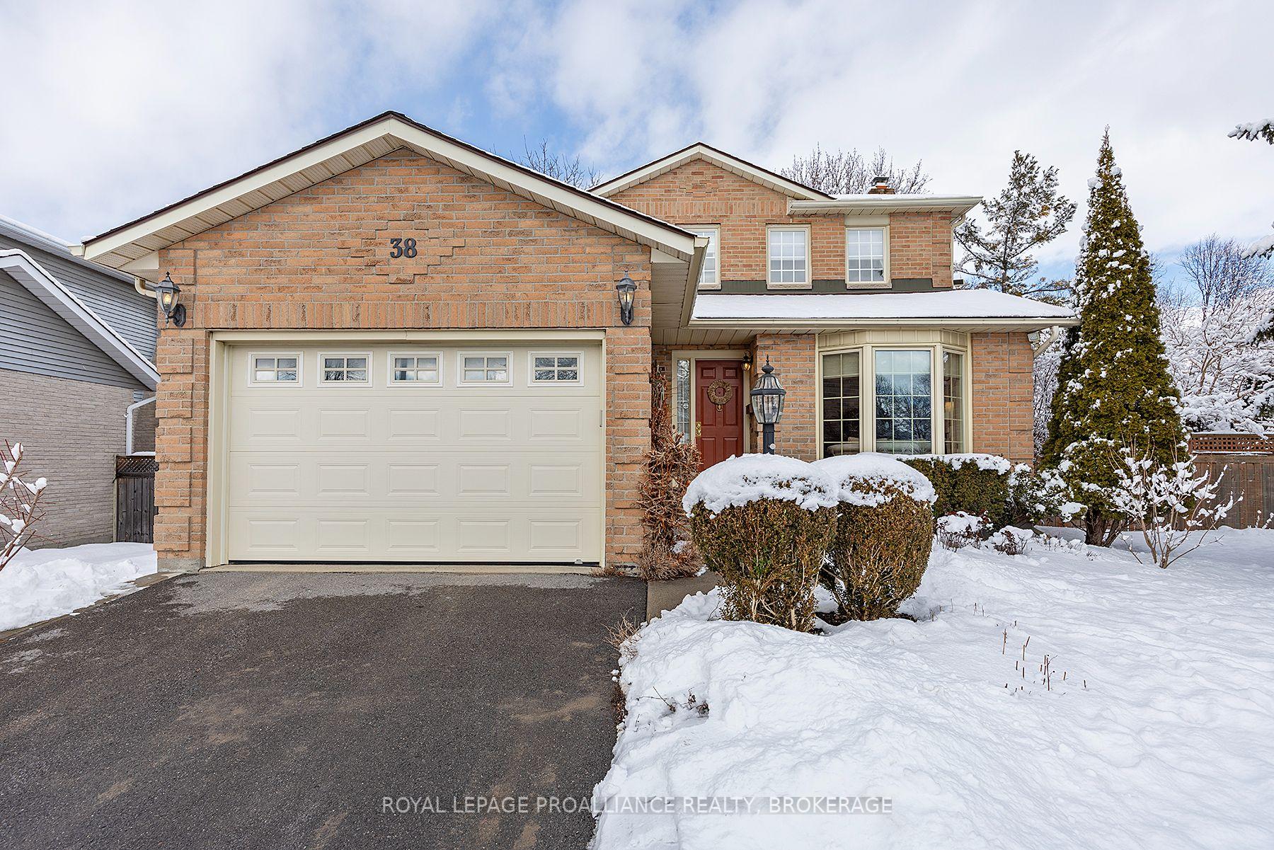 Photo 4 of 38 Chartwell Crescent, Kingston, Kingston East (Incl Barret Crt) — HOMEH