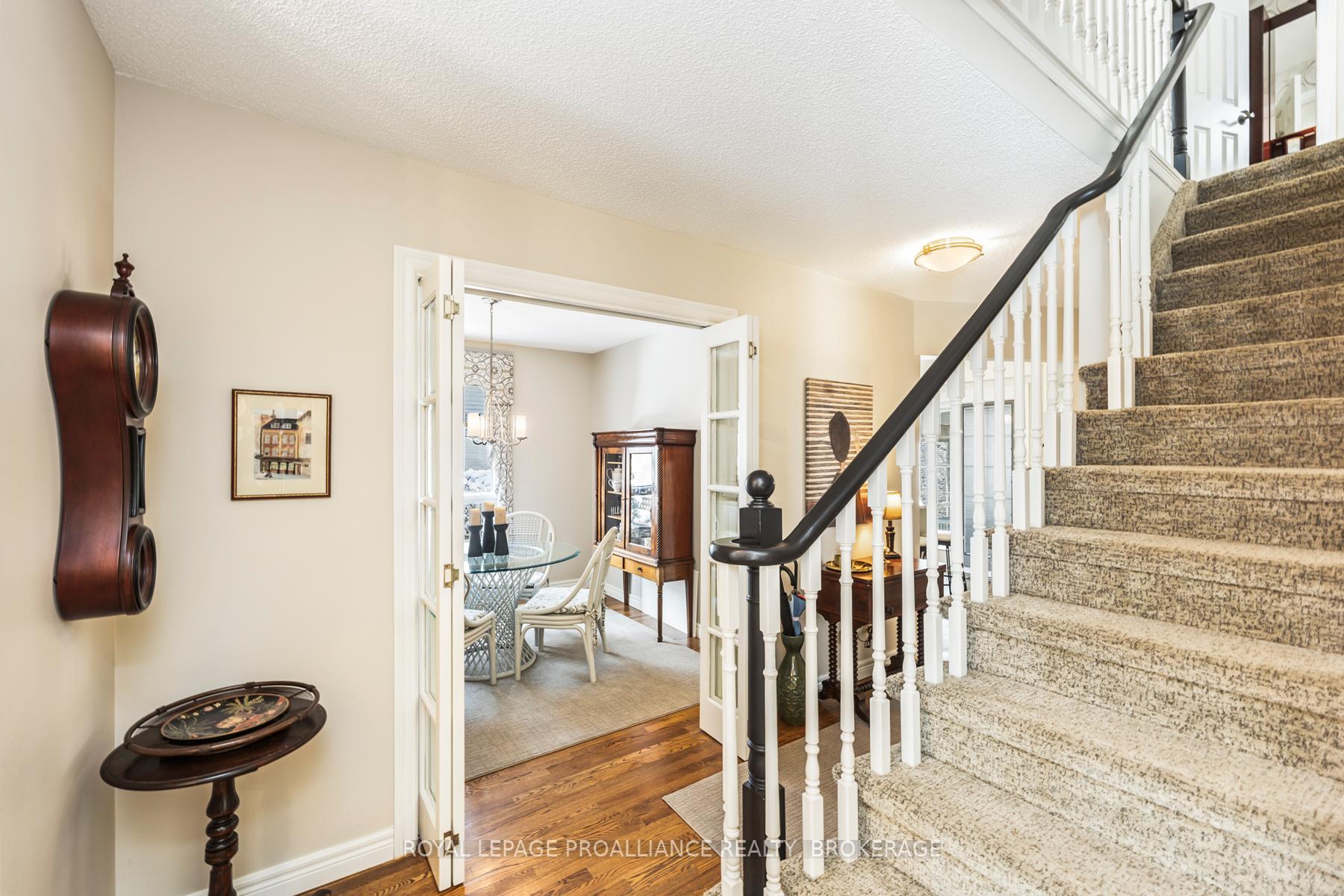 Photo 7 of 38 Chartwell Crescent, Kingston, Kingston East (Incl Barret Crt) — HOMEH