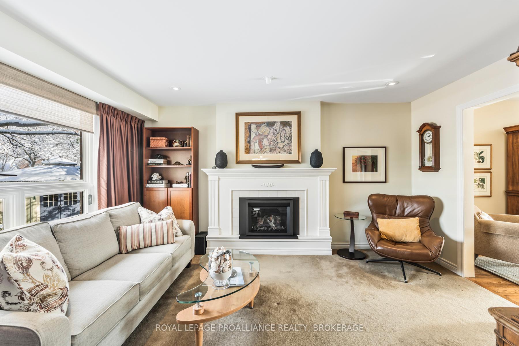 Photo 14 of 38 Chartwell Crescent, Kingston, Kingston East (Incl Barret Crt) — HOMEH