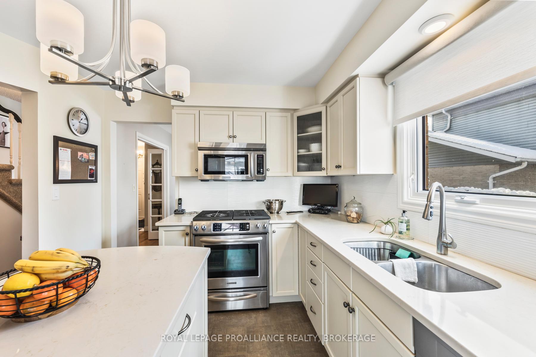 Photo 23 of 38 Chartwell Crescent, Kingston, Kingston East (Incl Barret Crt) — HOMEH