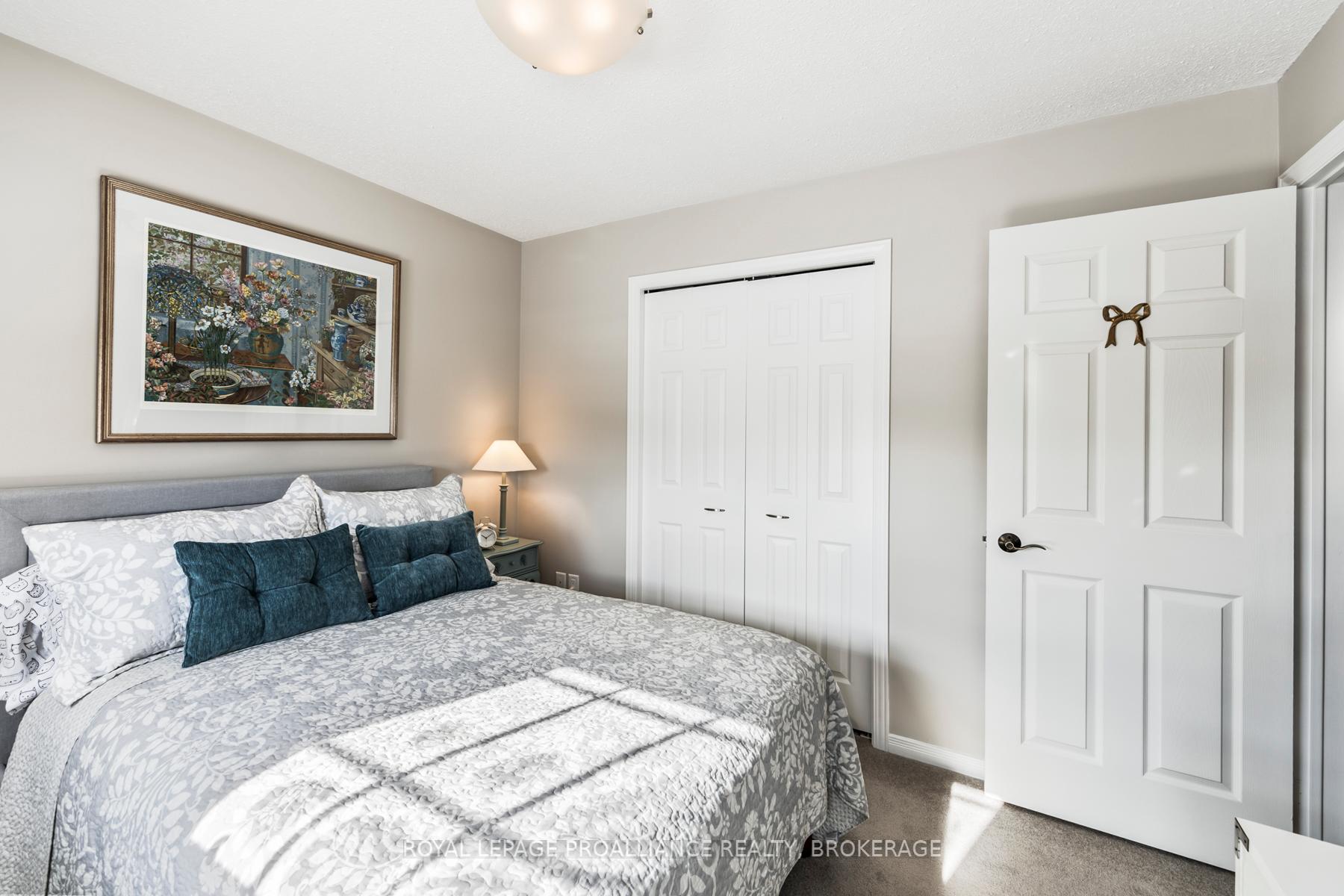 Photo 34 of 38 Chartwell Crescent, Kingston, Kingston East (Incl Barret Crt) — HOMEH