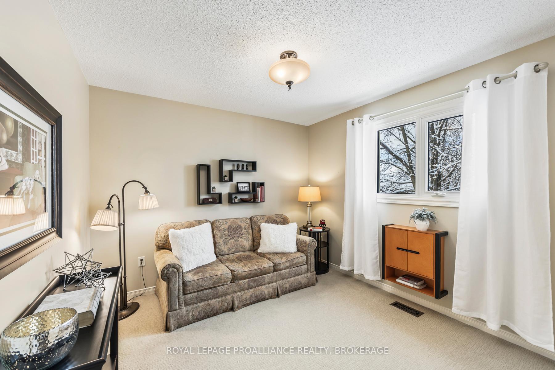 Photo 35 of 38 Chartwell Crescent, Kingston, Kingston East (Incl Barret Crt) — HOMEH
