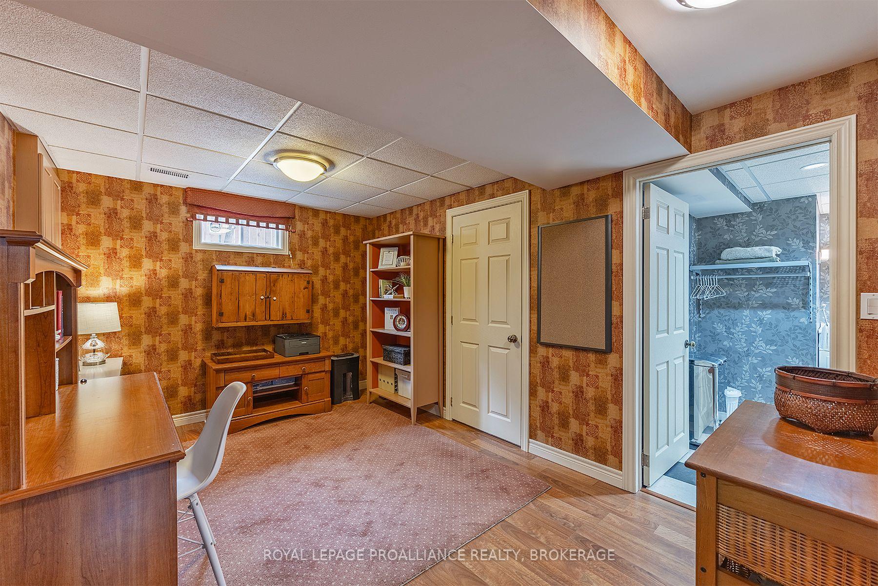 Photo 39 of 38 Chartwell Crescent, Kingston, Kingston East (Incl Barret Crt) — HOMEH