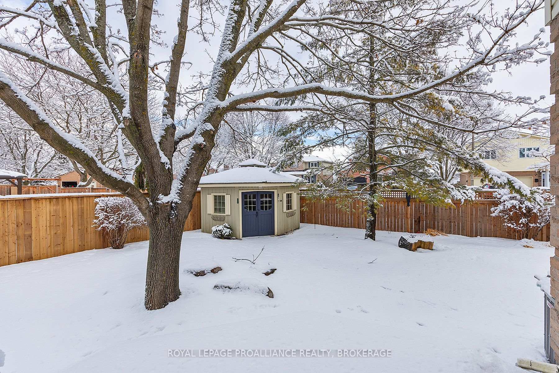 Photo 49 of 38 Chartwell Crescent, Kingston, Kingston East (Incl Barret Crt) — HOMEH