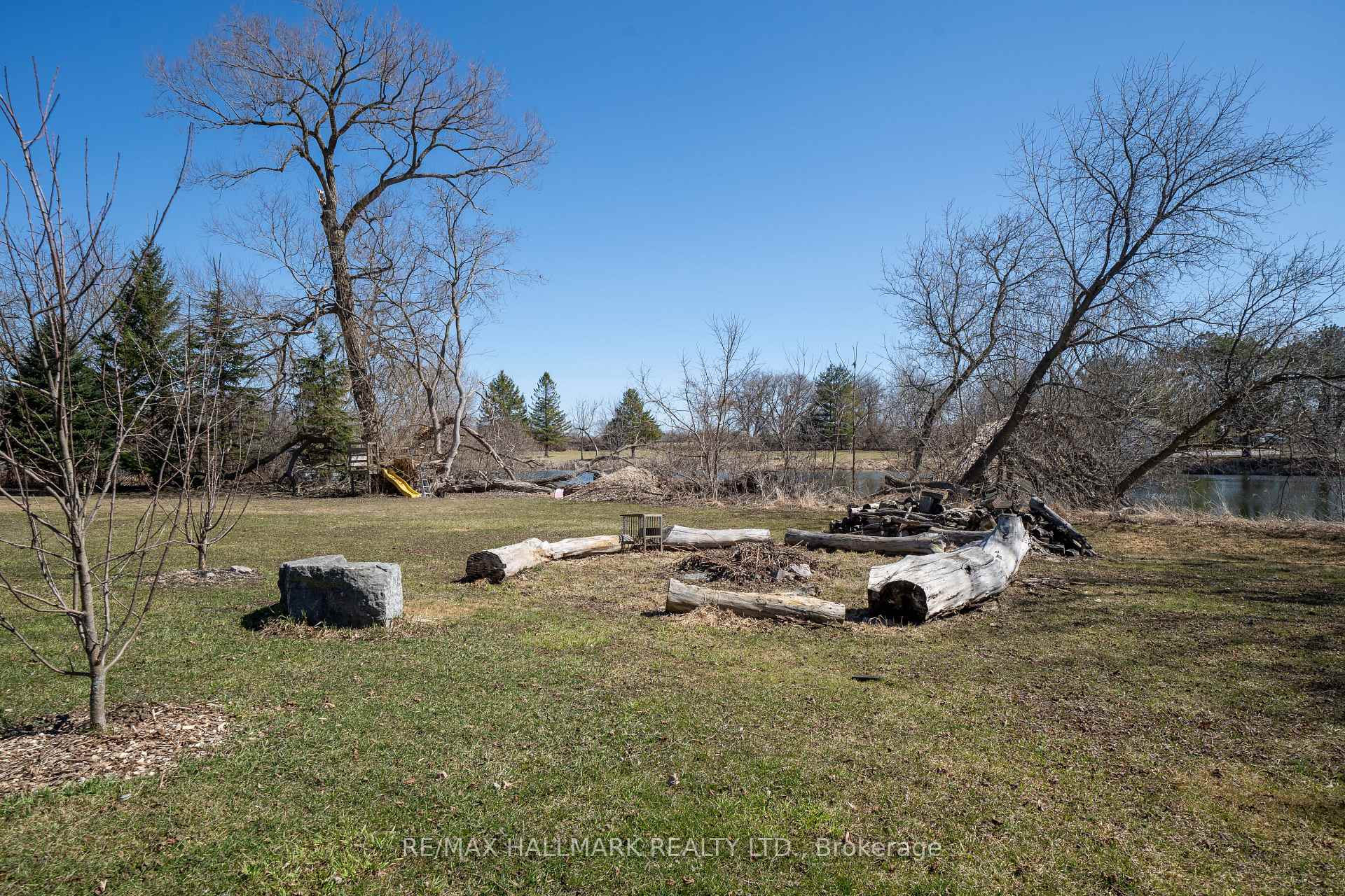 Photo 38 of 3 Mill Street, Prince Edward County, Bloomfield Ward — HOMEH