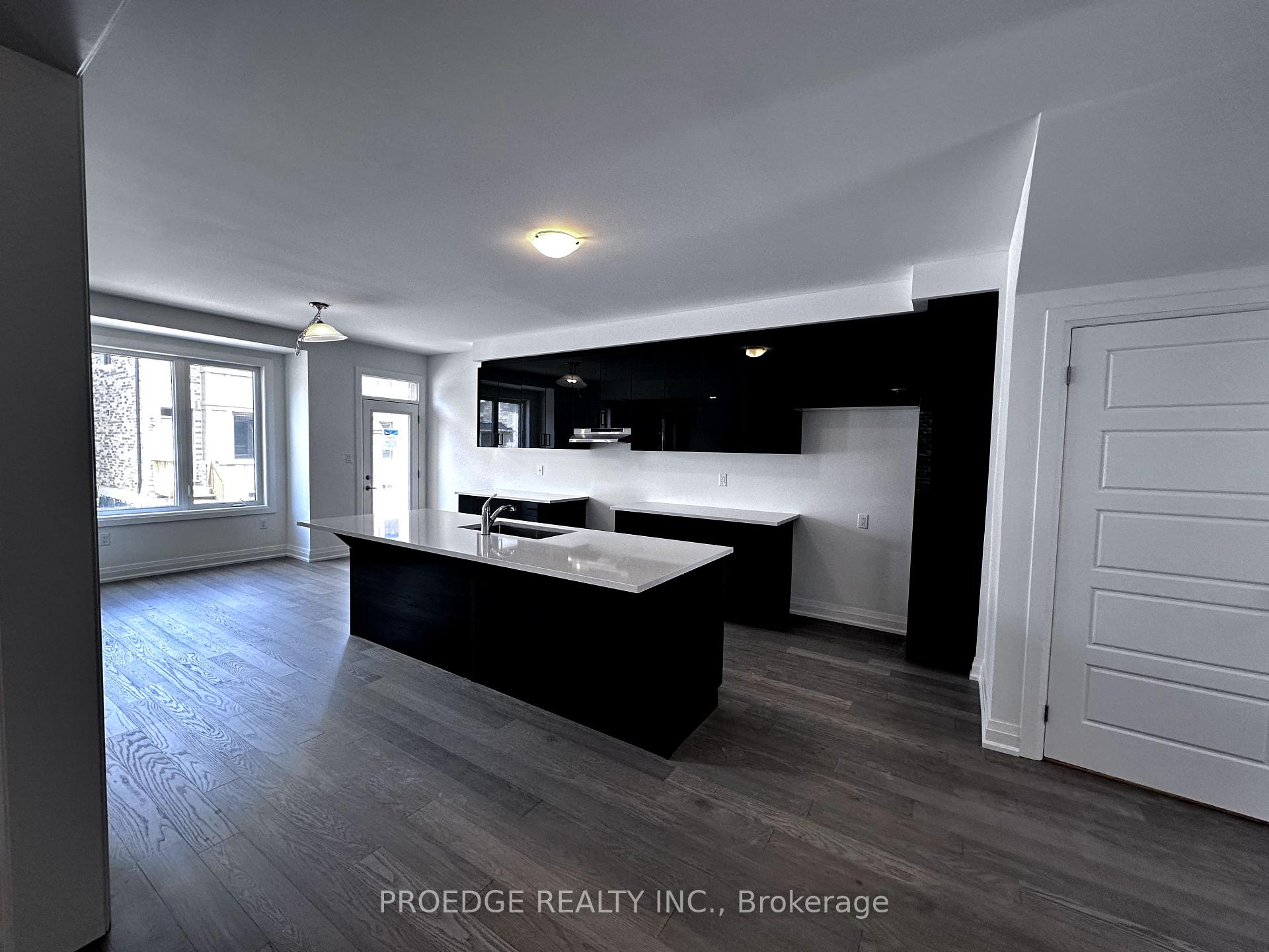 Photo 5 of 1416 Mockingbird Square, Pickering, Rural Pickering — HOMEH