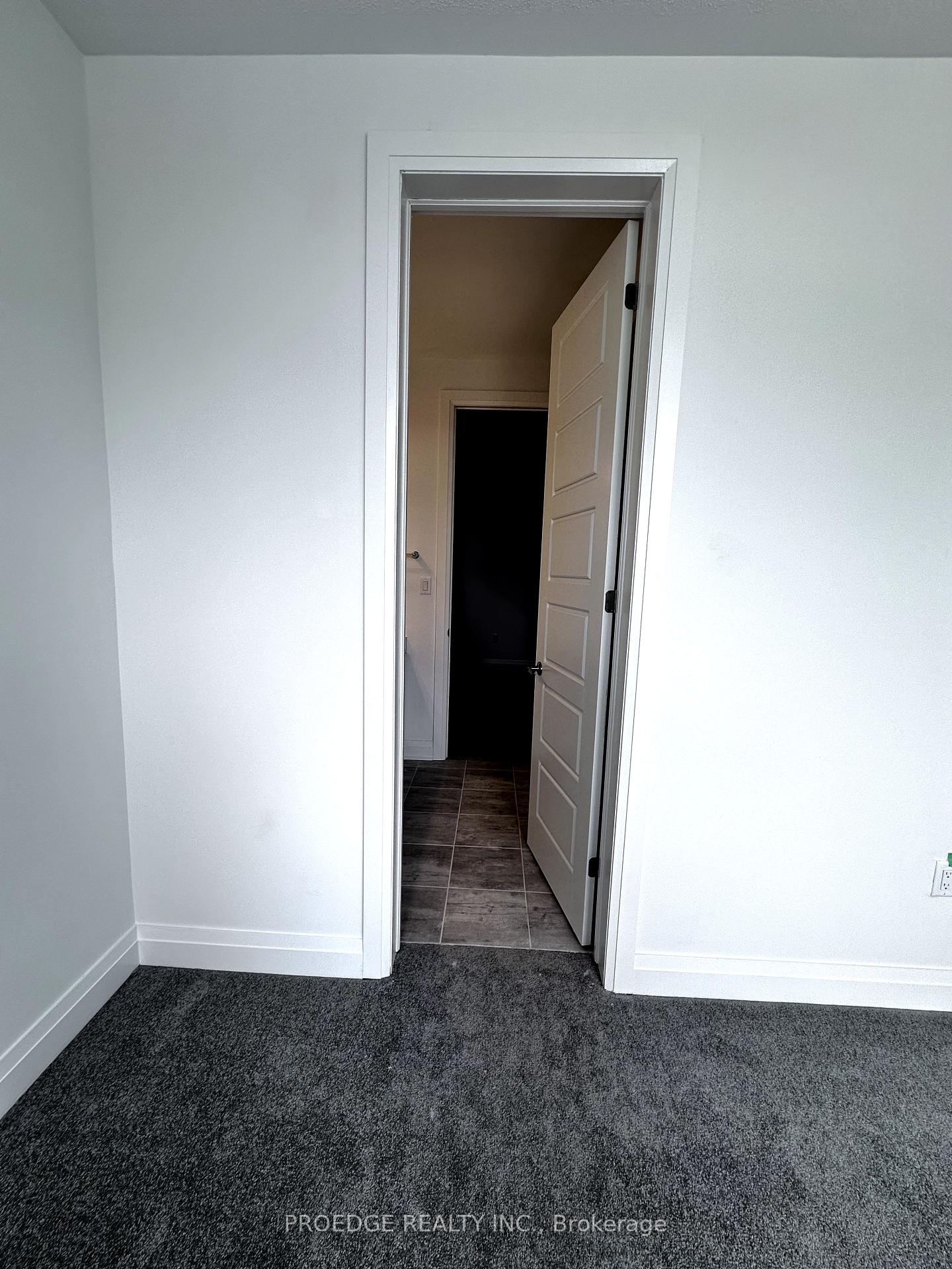 Photo 11 of 1416 Mockingbird Square, Pickering, Rural Pickering — HOMEH