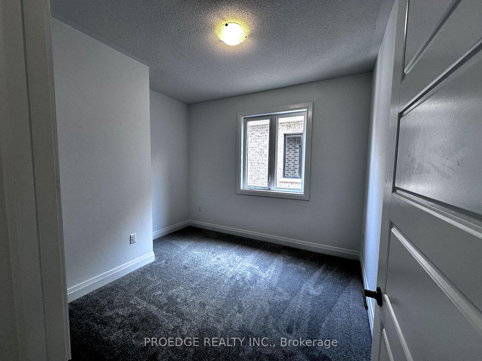 Photo 15 of 1416 Mockingbird Square, Pickering, Rural Pickering — HOMEH