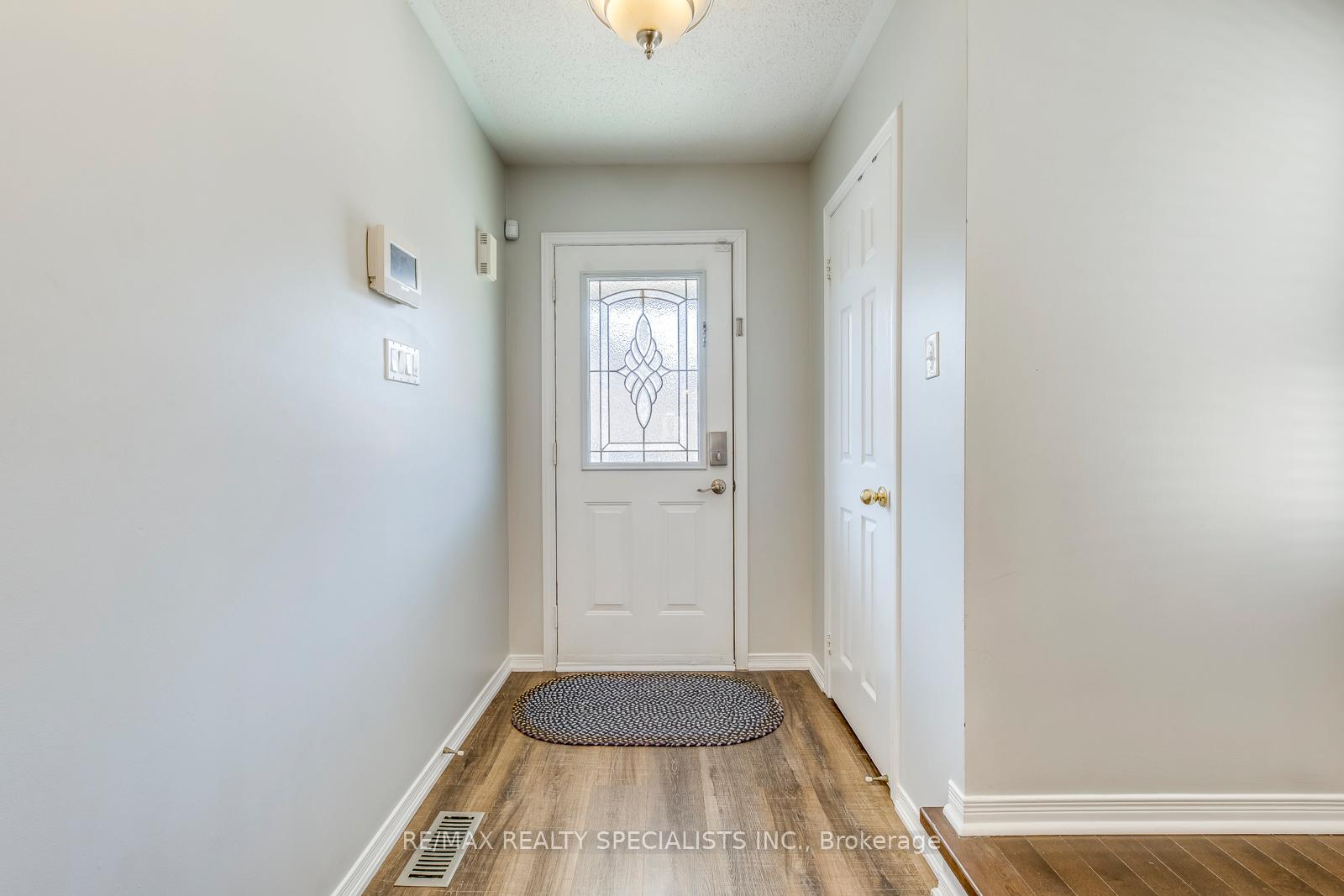 Photo 4 of 274 Fitzgerald Crescent, Milton, Dempsey — HOMEH