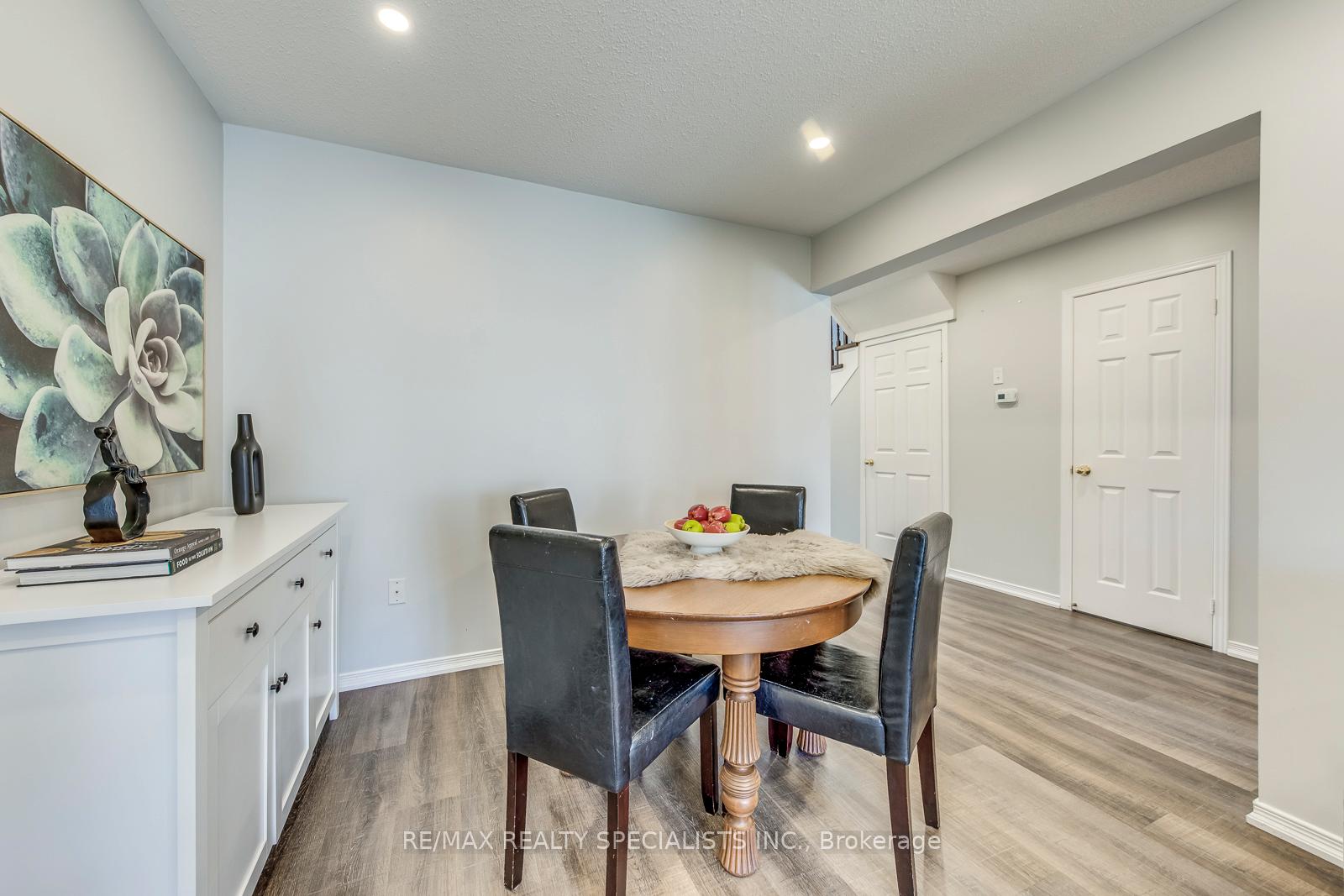 Photo 15 of 274 Fitzgerald Crescent, Milton, Dempsey — HOMEH