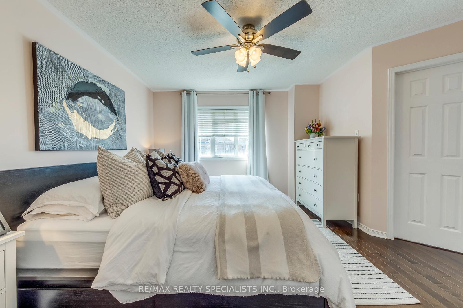 Photo 24 of 274 Fitzgerald Crescent, Milton, Dempsey — HOMEH